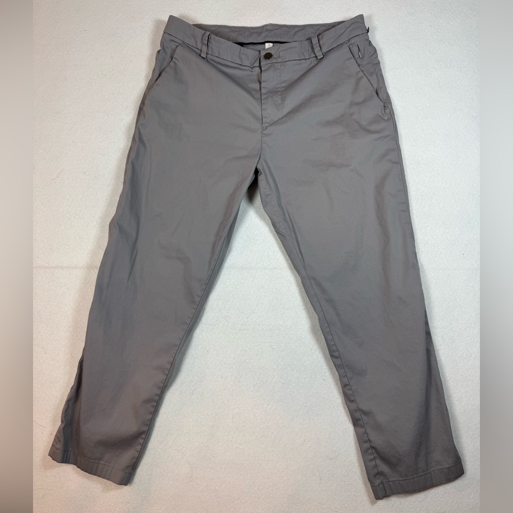 Lululemon athletica Men's Gray Chinos